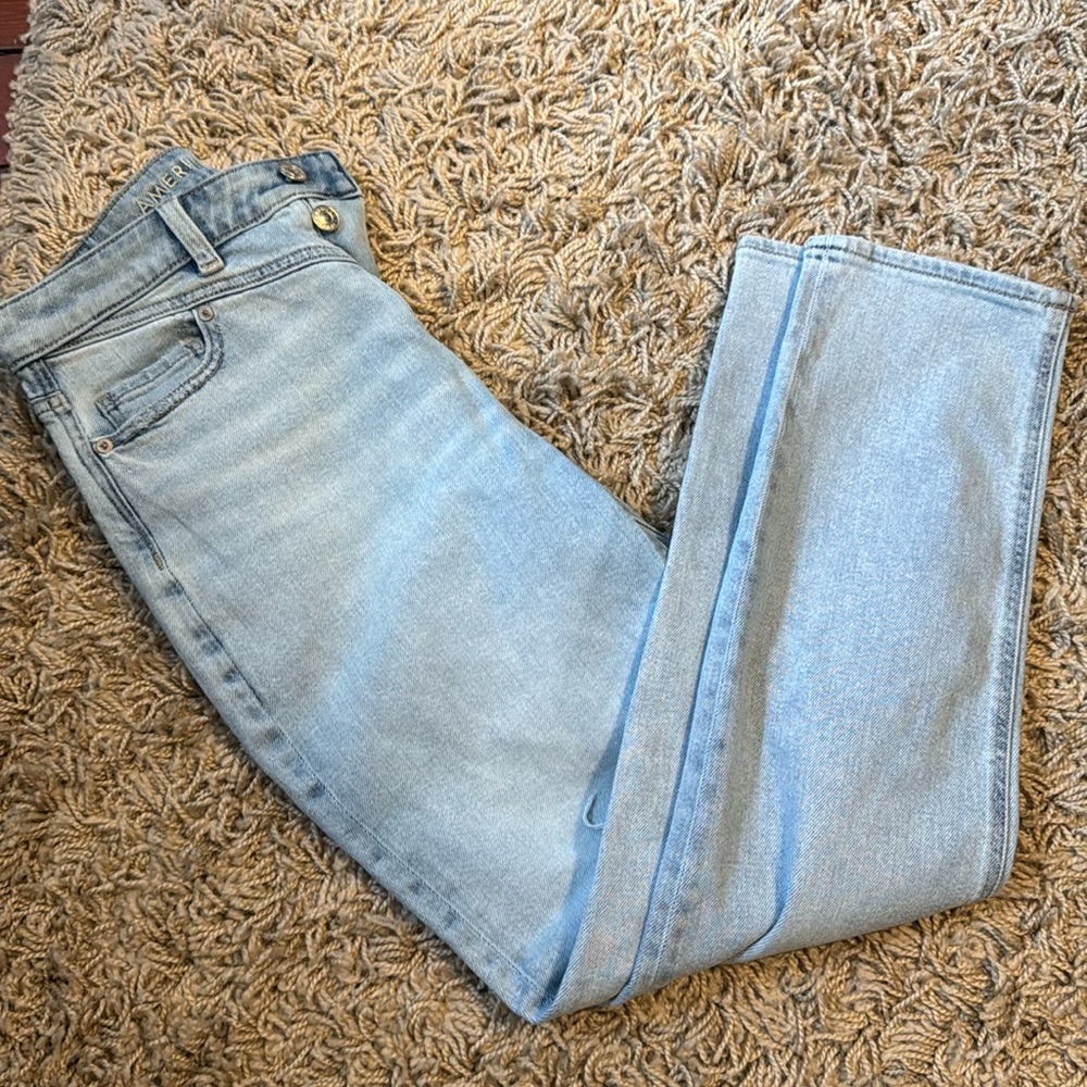 American Eagle mom Jean standard size 4